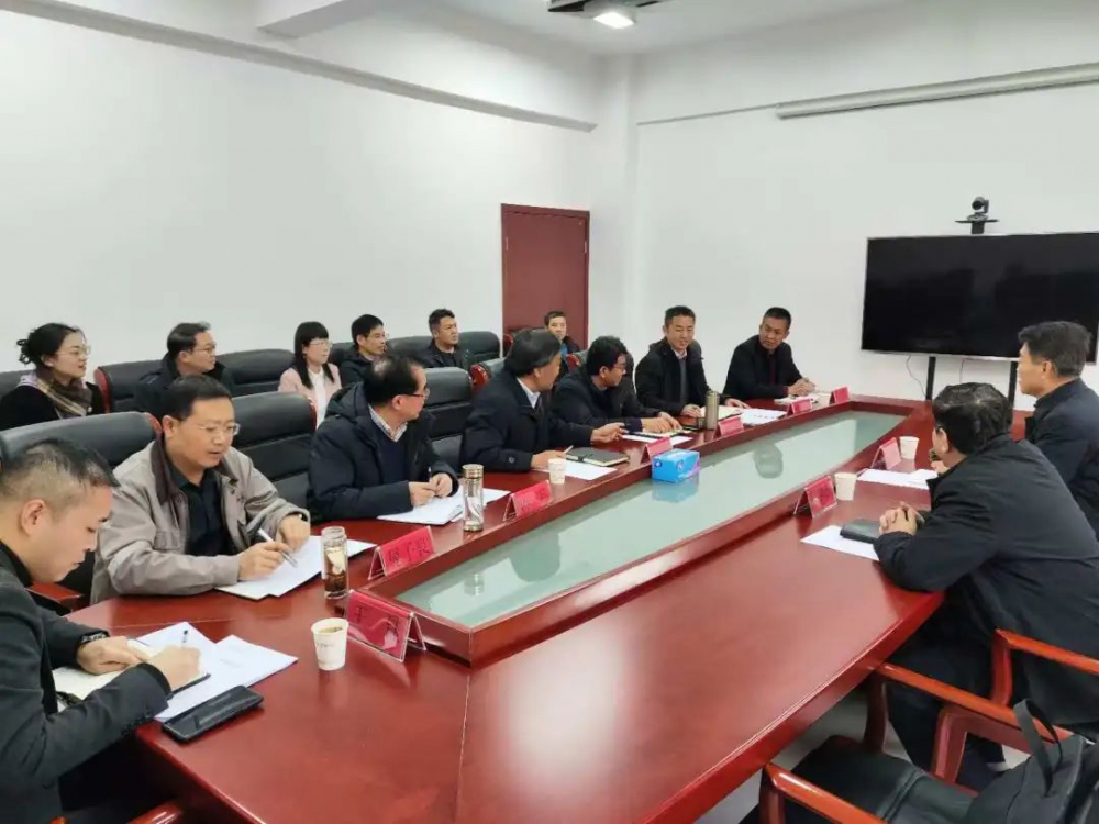 集團公司霍學杰一行到煎茶嶺鎳業(yè)調(diào)研